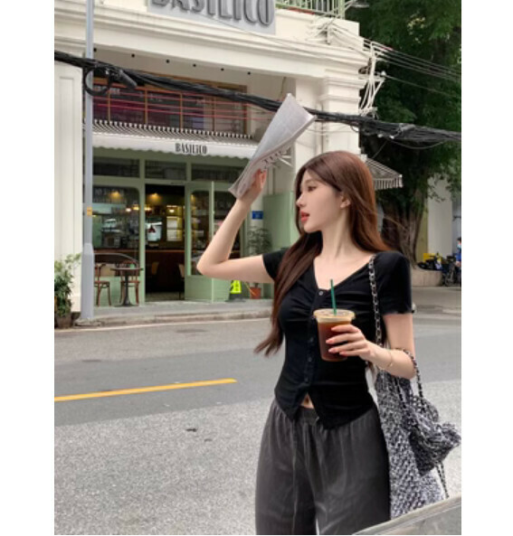 Summer V-neck pleated short sleeve T-卹 (black) [Size: S-L] [Contact customer service to confirm the shipping size after placing an order]