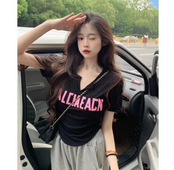 Summer curved hem irregular short sleeve T (black) [Size: S-L] [Contact customer service to confirm the shipping size after placing an order]