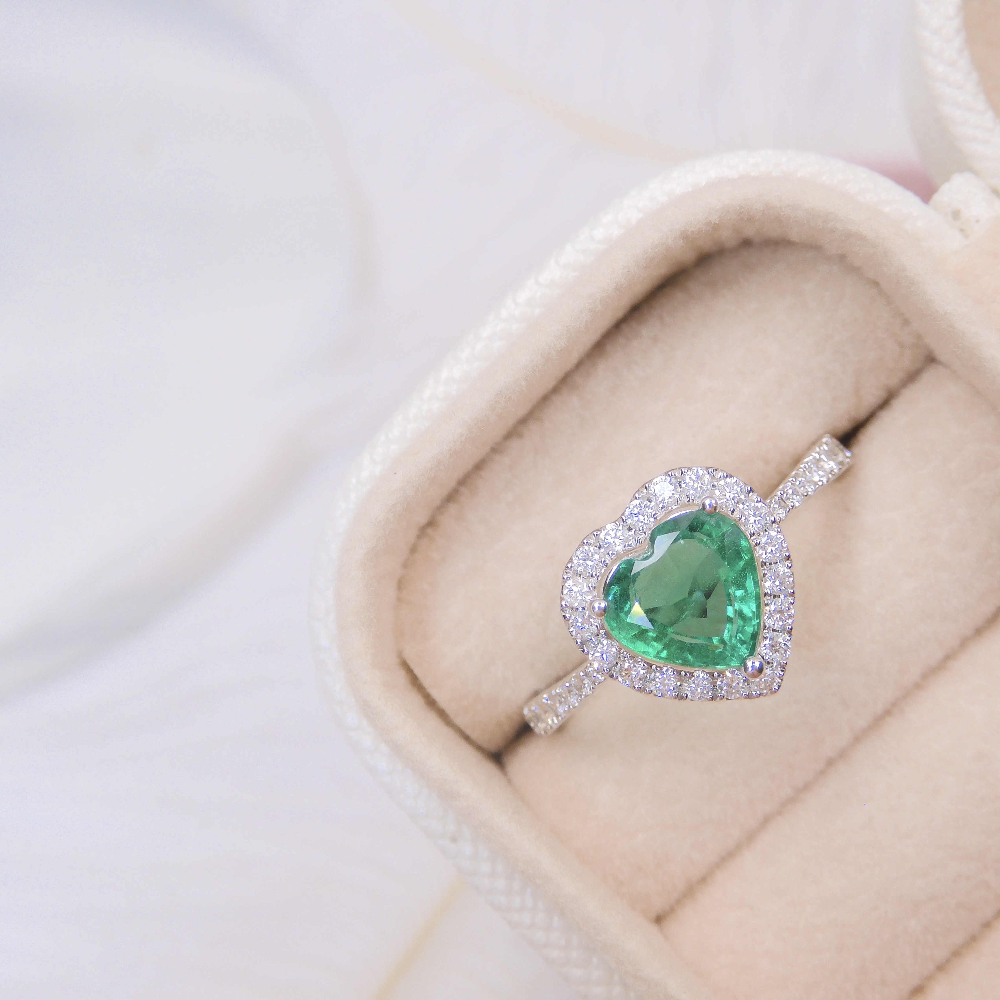 18K金 1.22ct 綠寶石戒指 (配證書)