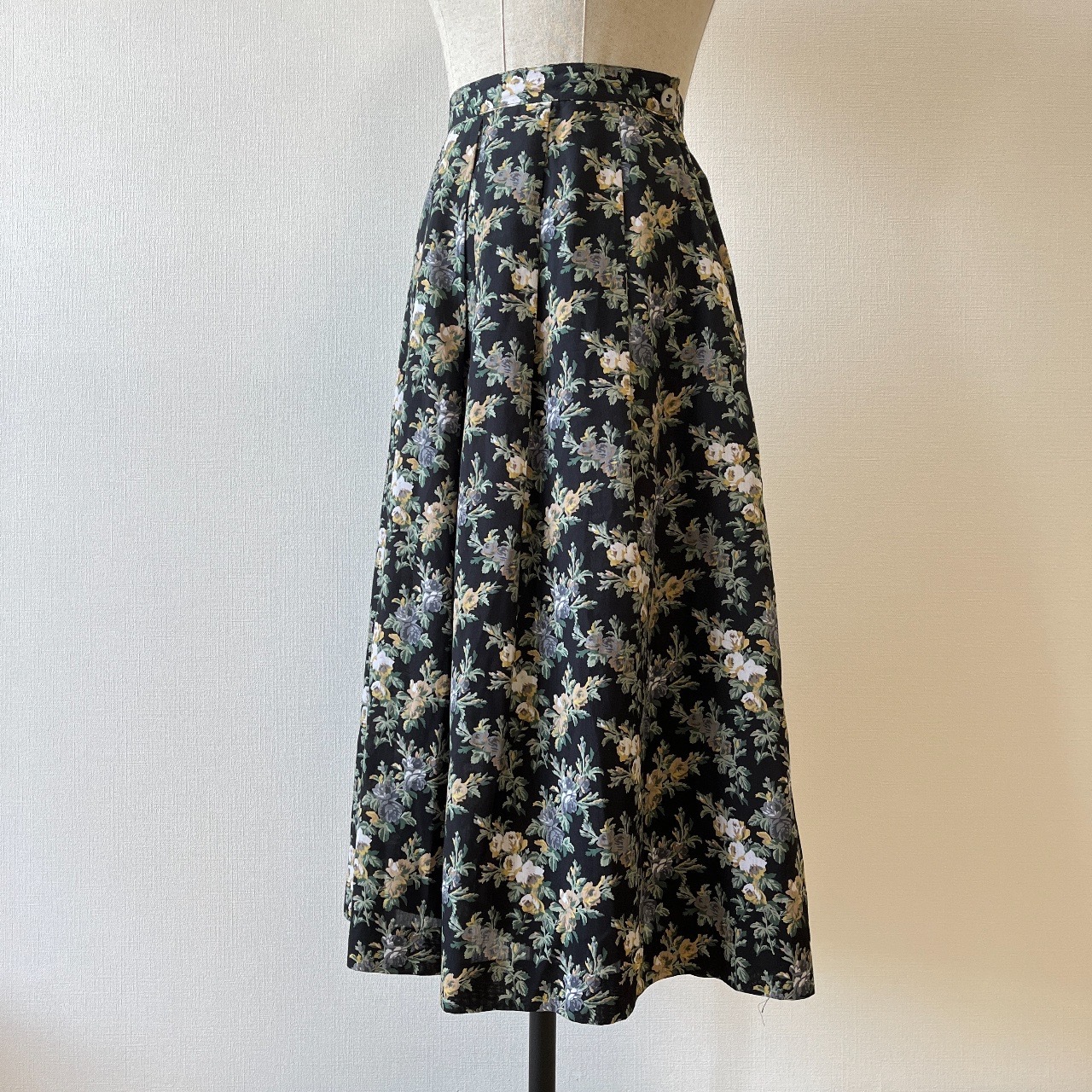 cacharel黑色碎花半身裙