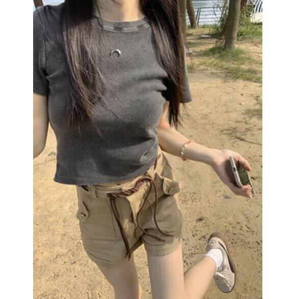 Summer tight-fitting and slimming short-sleeved T (charcoal gray) [Size: S-L] [Contact customer service to confirm the delivery size after placing an order]