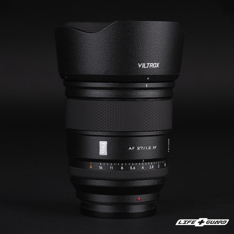 黑色砂紋貼膜質感特寫，LIFE+GUARD 設計風格