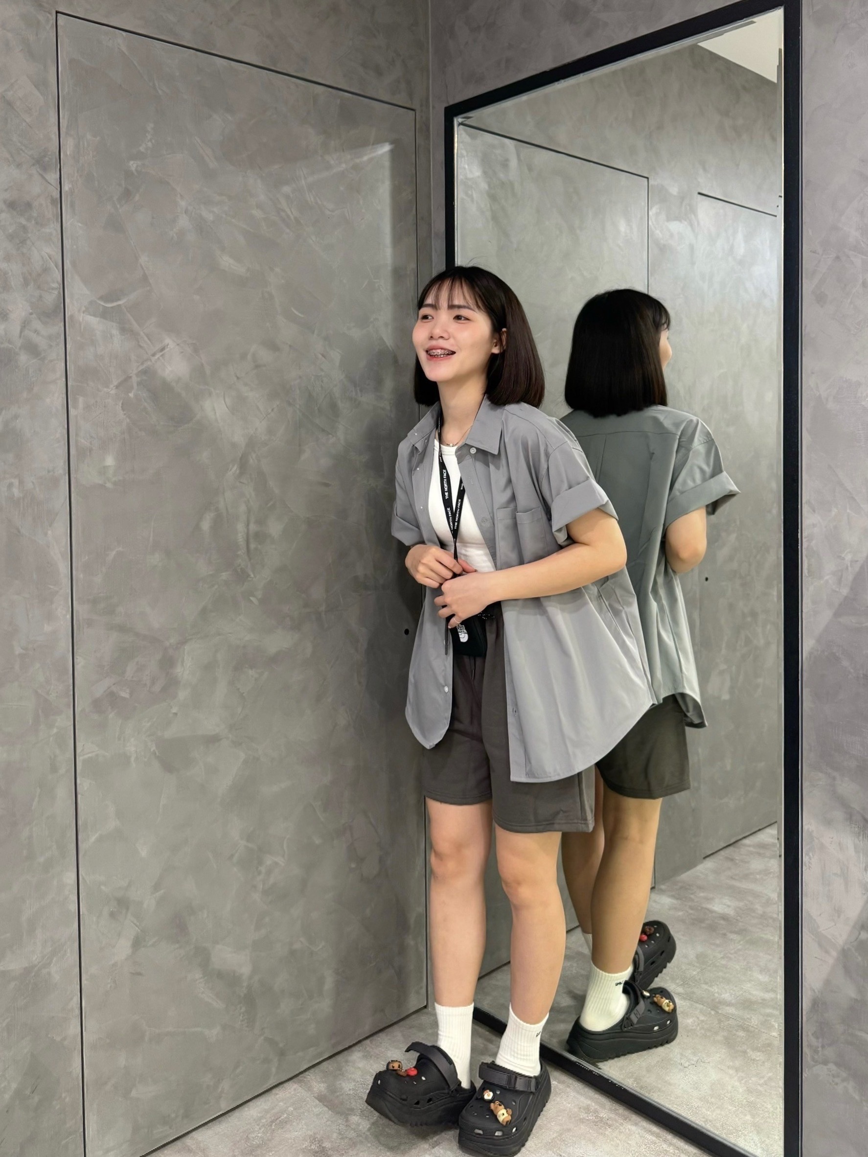 6235大絨布短棉褲 任兩件$700