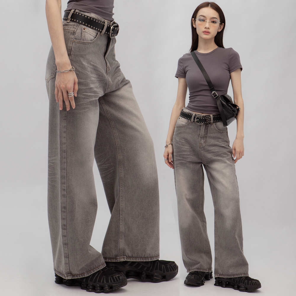 淺灰色高腰牛仔褲