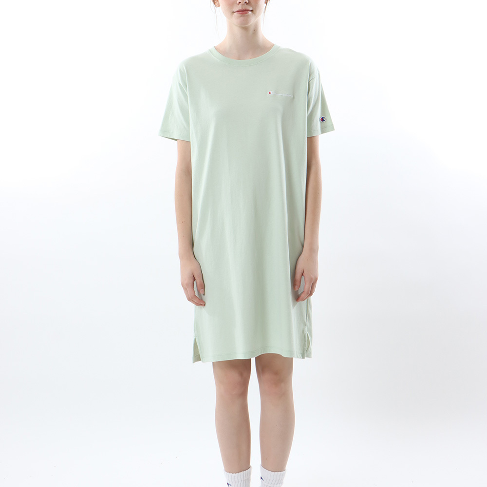 女款 BASIC 刺繡LOGO 開岔 寬版洋裝(青蘋)