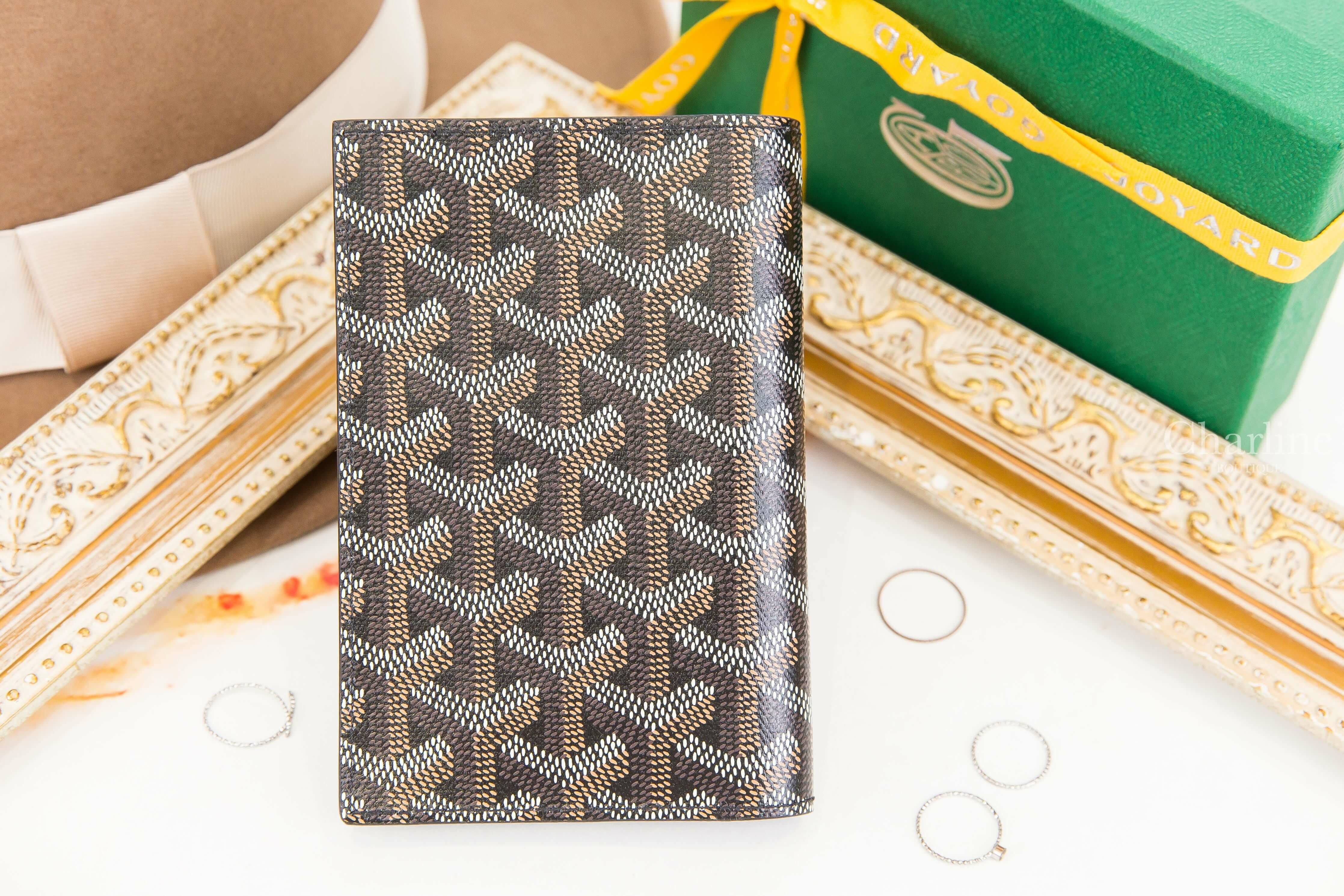 Goyard Grenelle Passport Cover 黑色小牛皮拼黃色夾層內裡護照夾-Charline Boutique 精品代購