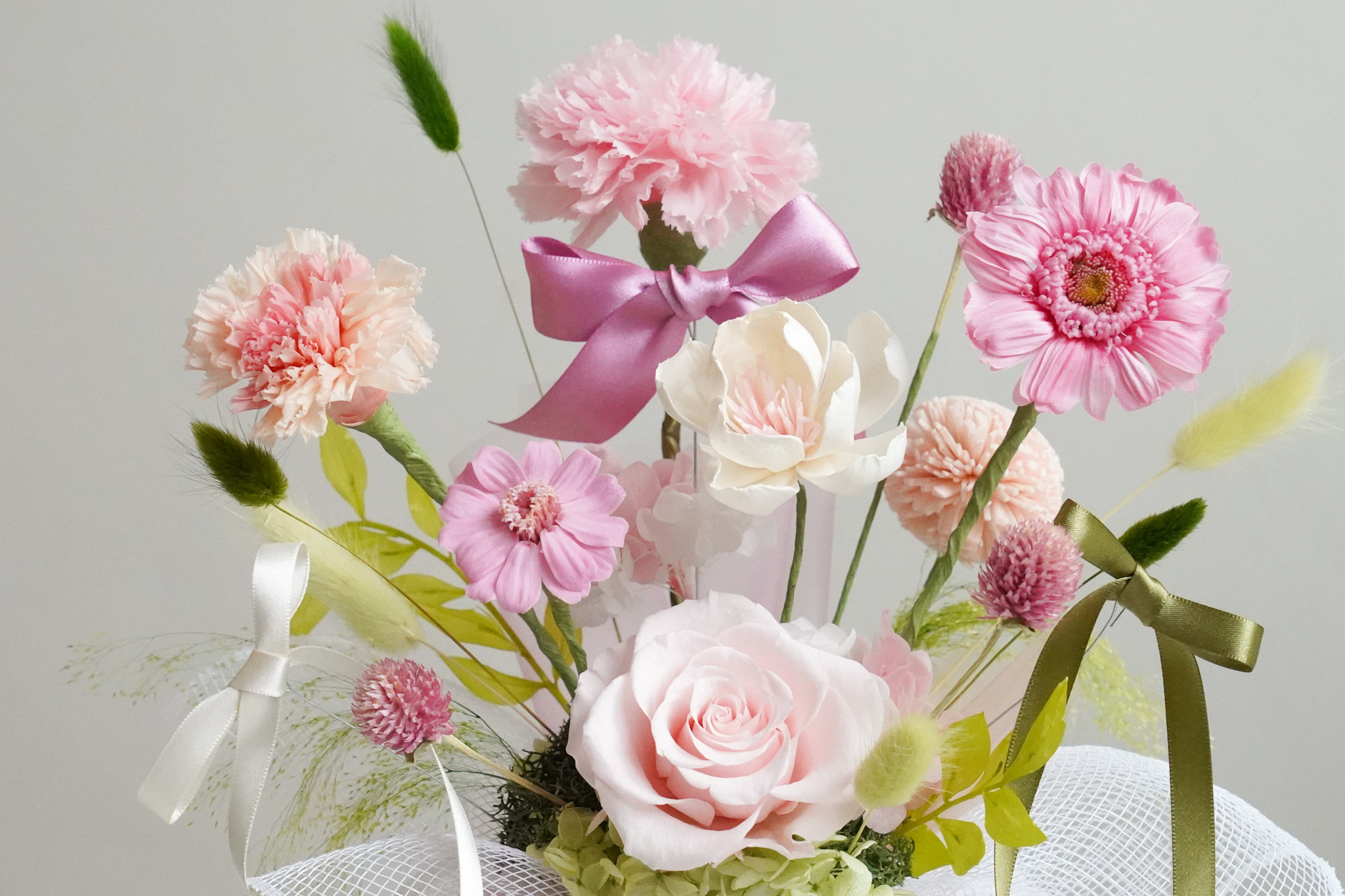 母親節康乃馨盆花,康乃馨玫瑰花,母親節代客送花推薦台北特寫,粉色小太陽特寫