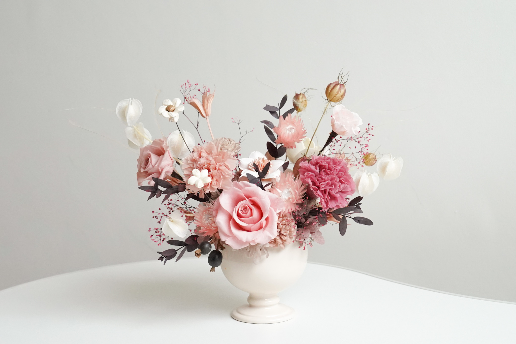 靜謐之森,母親節康乃馨盆花靜謐之森,康乃馨玫瑰花,母親節代客送花推薦台北特寫