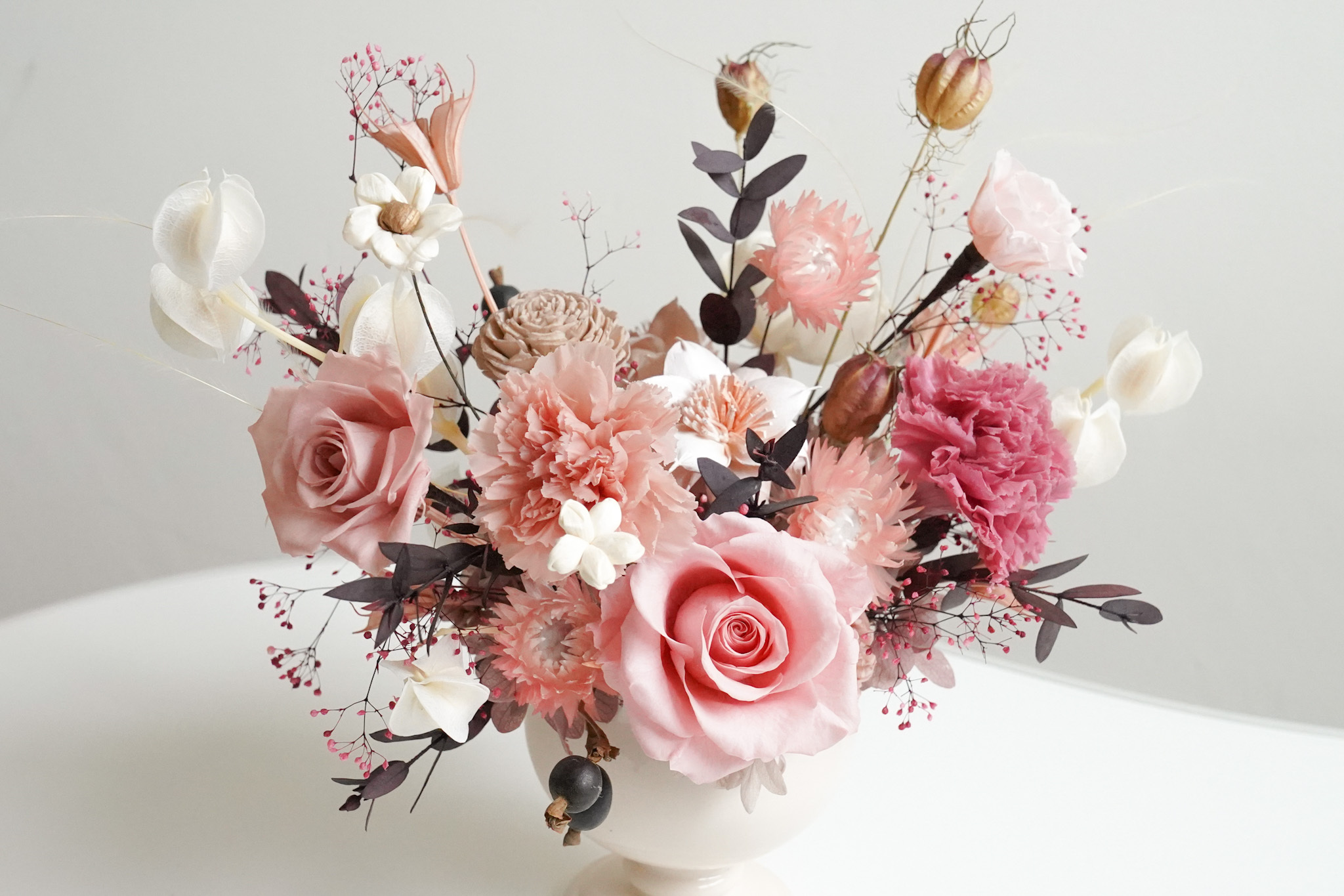 靜謐之森,母親節康乃馨盆花靜謐之森,康乃馨玫瑰花,母親節代客送花推薦台北特寫