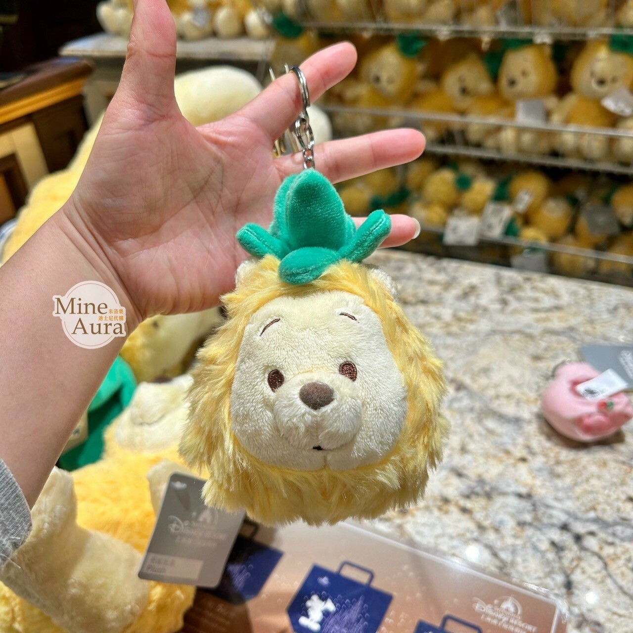 小熊維尼 Winnie the Pooh 鳳梨裝 大頭造型 絨毛 鑰匙圈 吊飾 -上海迪士尼樂園