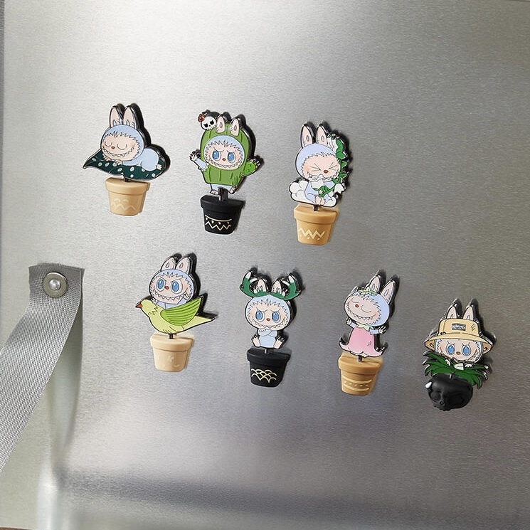 THE MONSTERS 春天野在家系列 Labubu 徽章 磁吸 盲盒 / 現貨