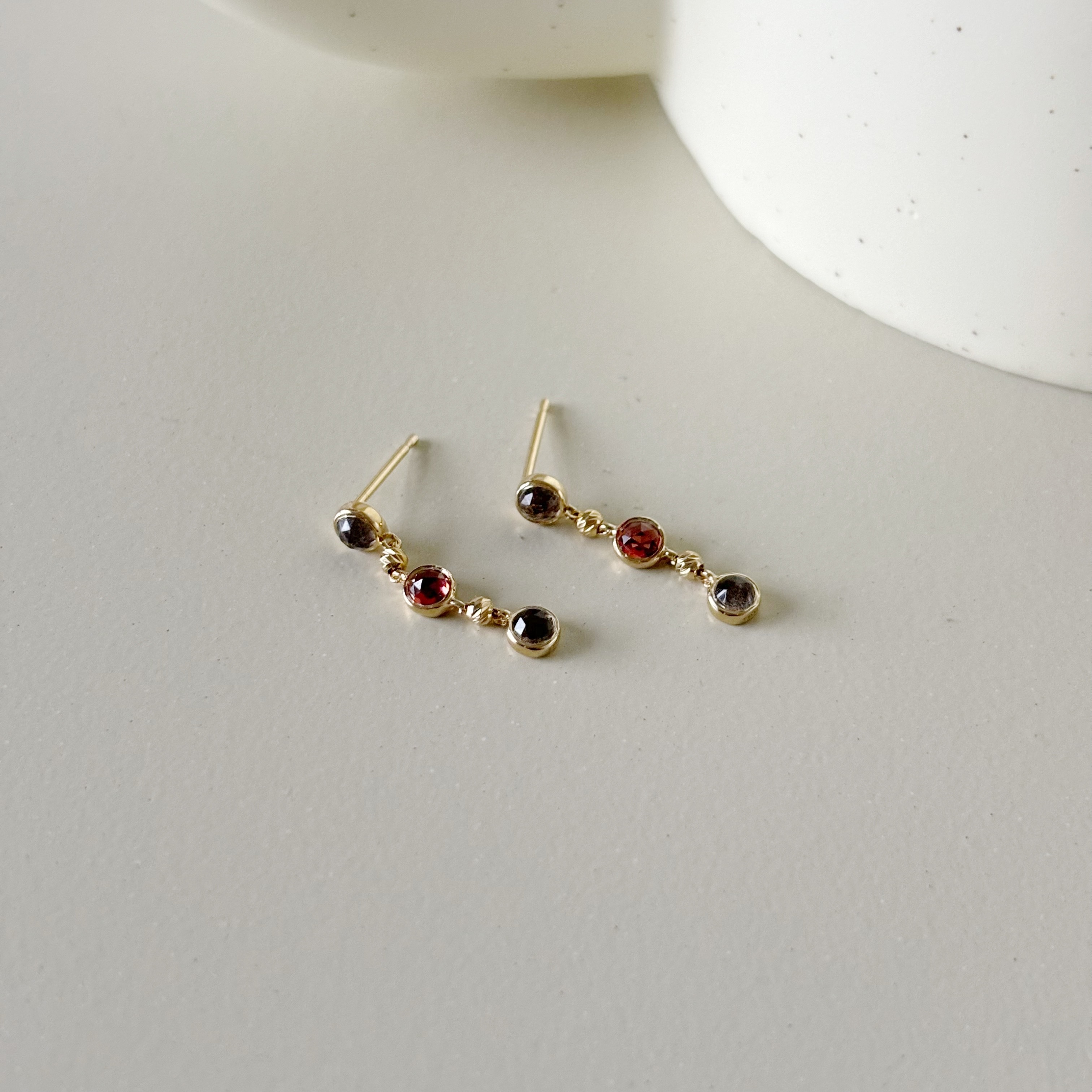 光面小圓棕月光石榴石cutting ball耳環