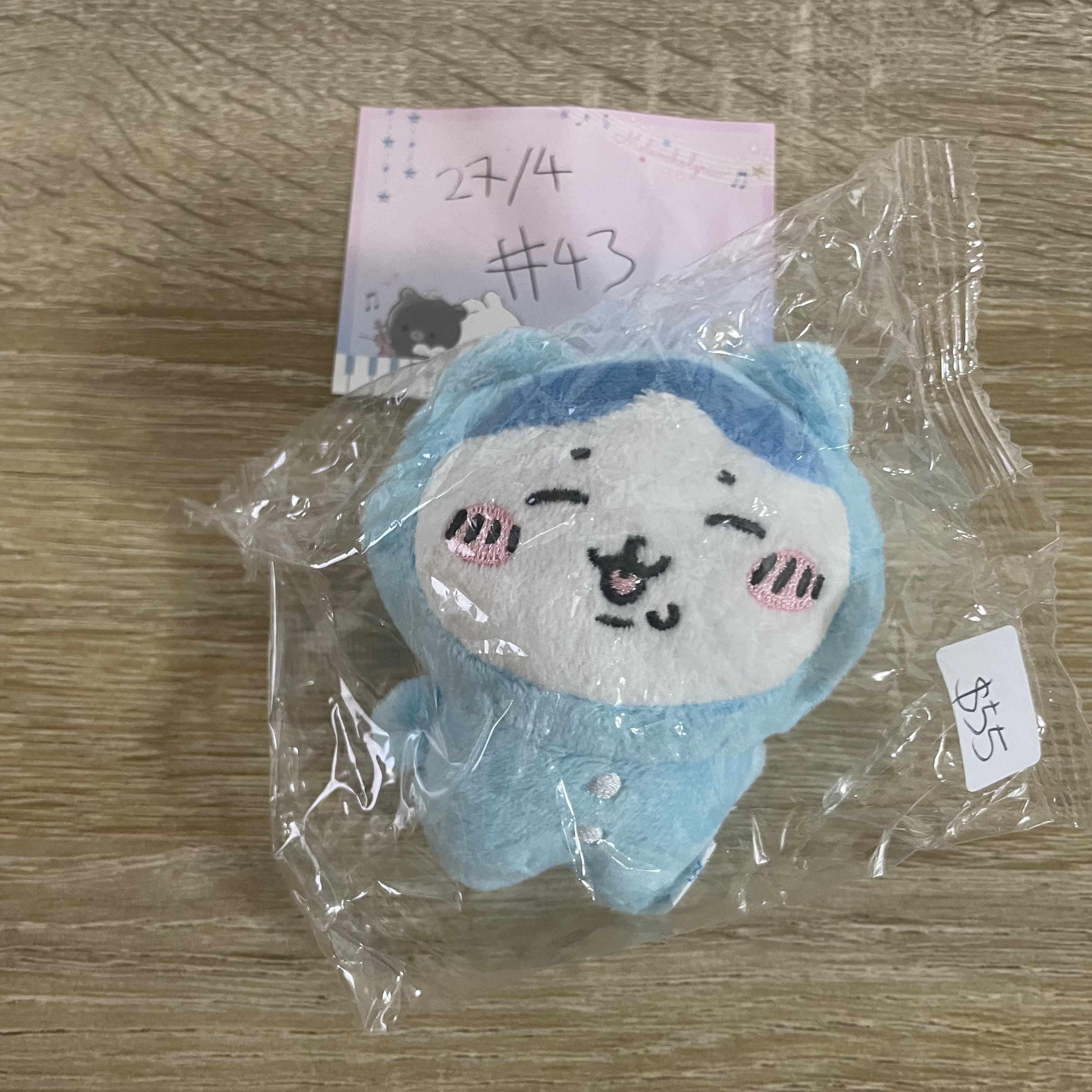 CHIIKAWA   八字貓 公仔#43