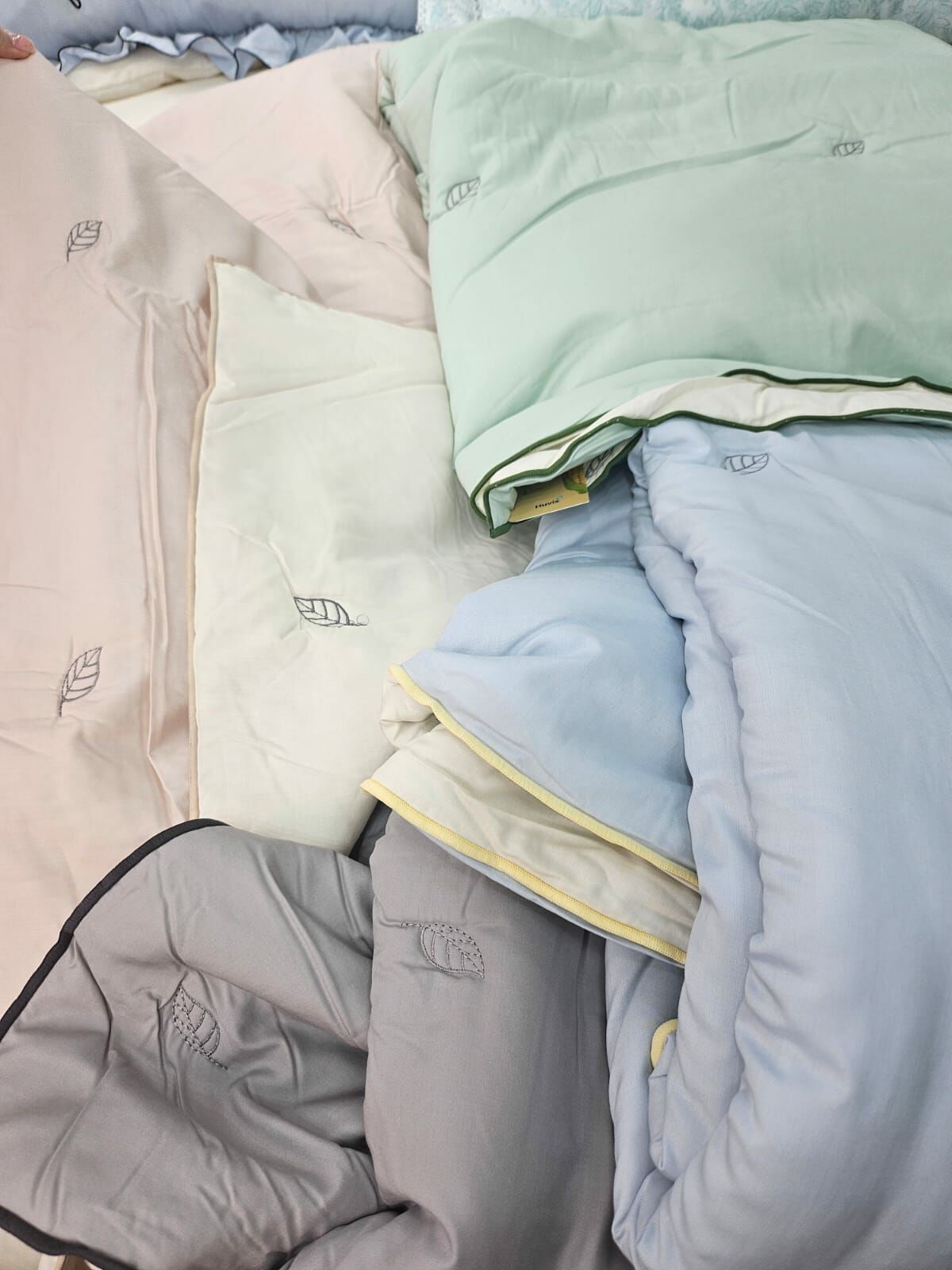 KQ2503 睡夢刺繡葉子莫代爾