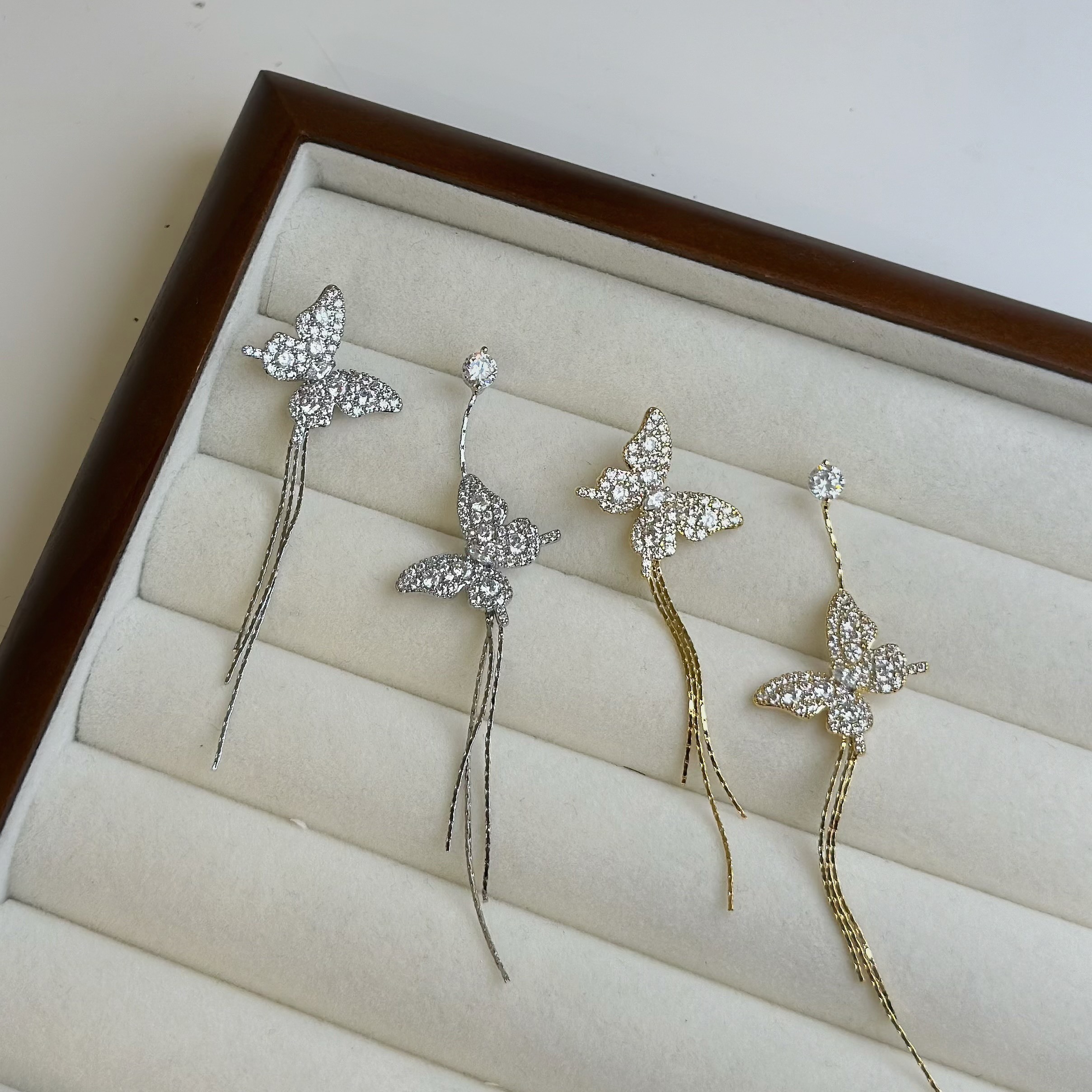 蝴蝶不對稱垂吊