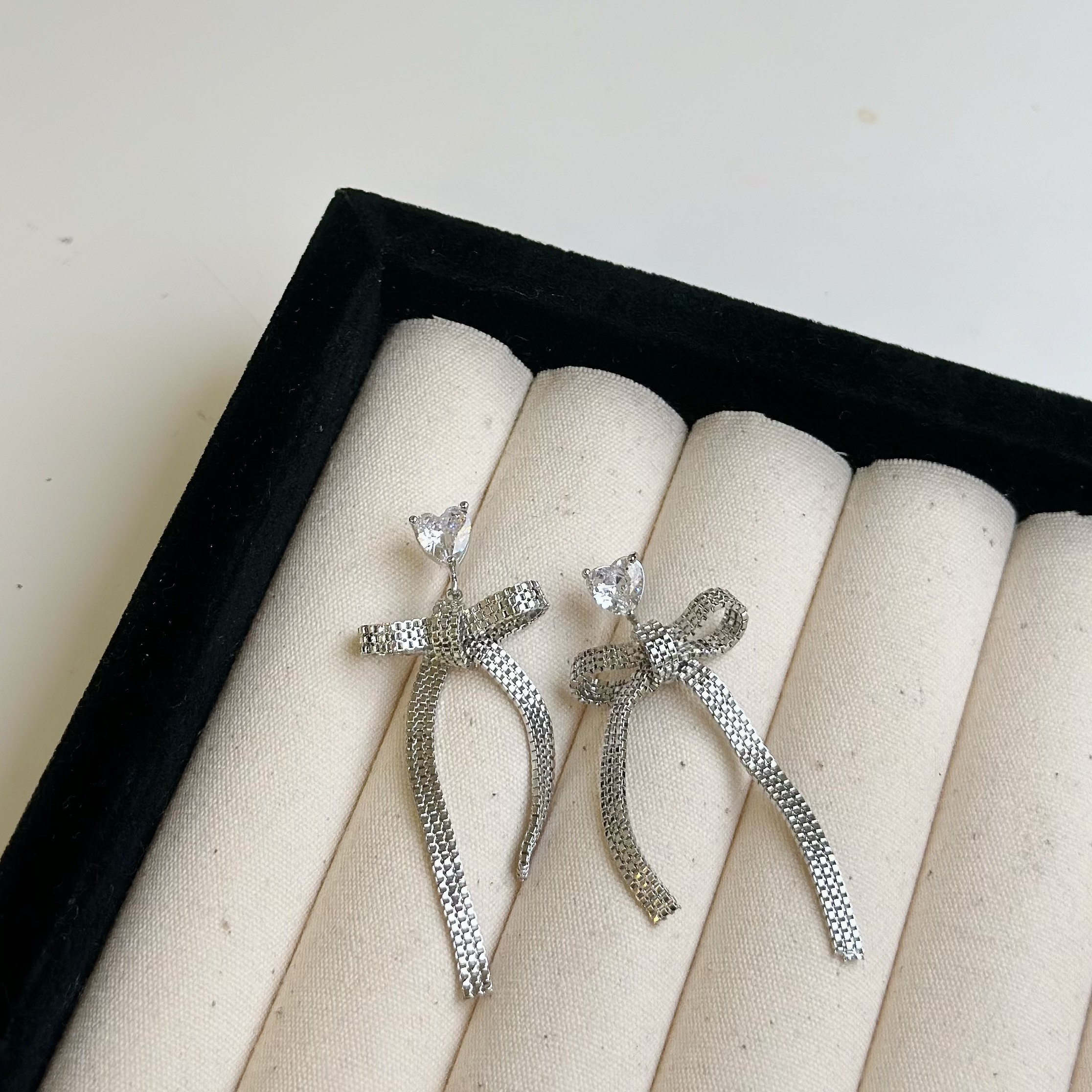 T36故事．愛心鑽蝴蝶結垂吊