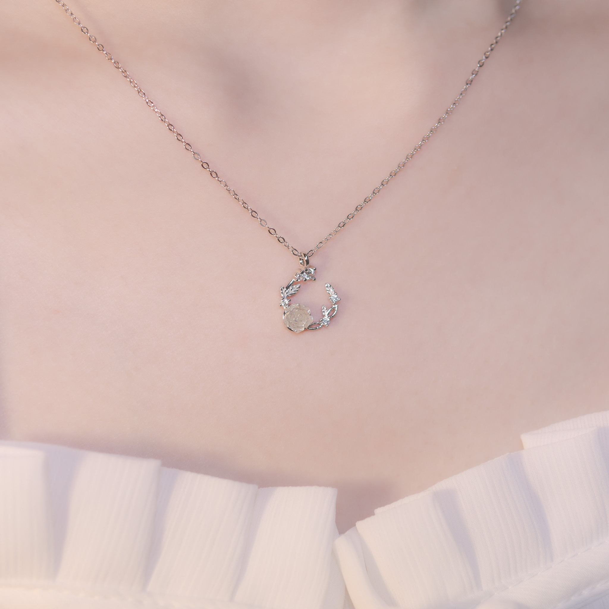 | 925純銀・白金 | 月下白玫瑰項鍊 | NE1091 |