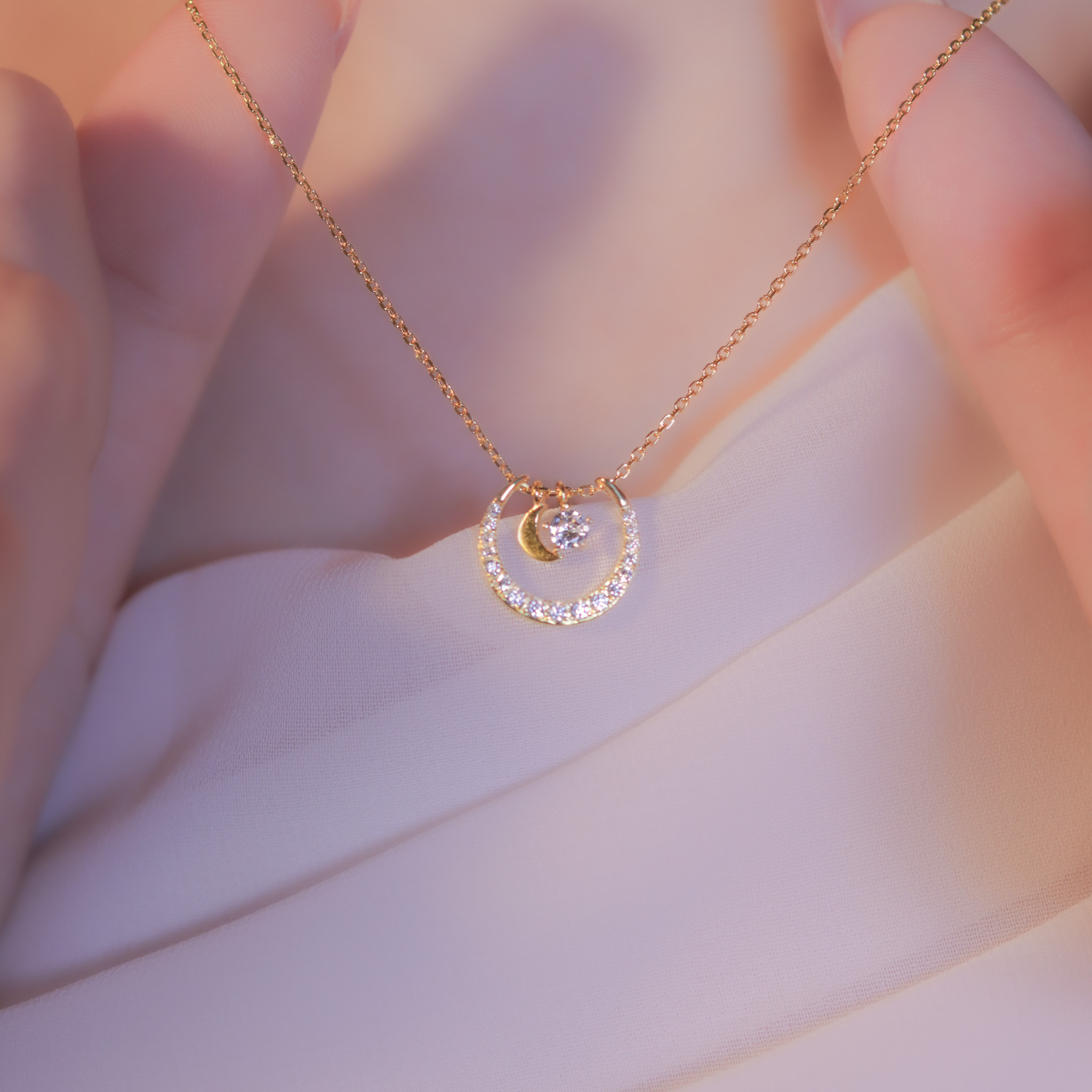 | 925 Silver・Gold | Promise Under The Moon Necklace | NE1088 |