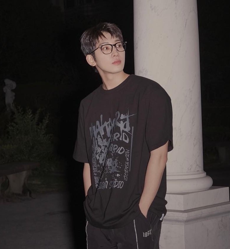 MAHAGRID - CORP TEE (BLACK) [SEVENTEEN WONWOO/ JEONGHAN同款]