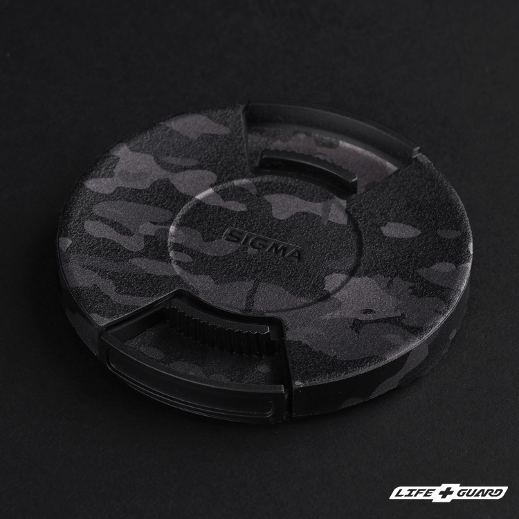 野戰迷彩黑貼膜質感特寫，LIFE+GUARD 設計風格