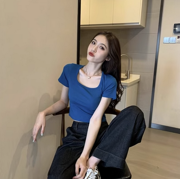 Slim Slim Retro Compact Cropped Crop Square Neck T-Shirt (Blue) (Size: One Size)