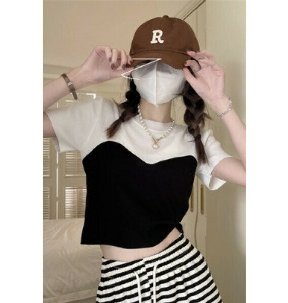 Summer contrasting stitching fake two-piece T (black) [Size: S-L] [Contact customer service to confirm the shipping size after placing an order]