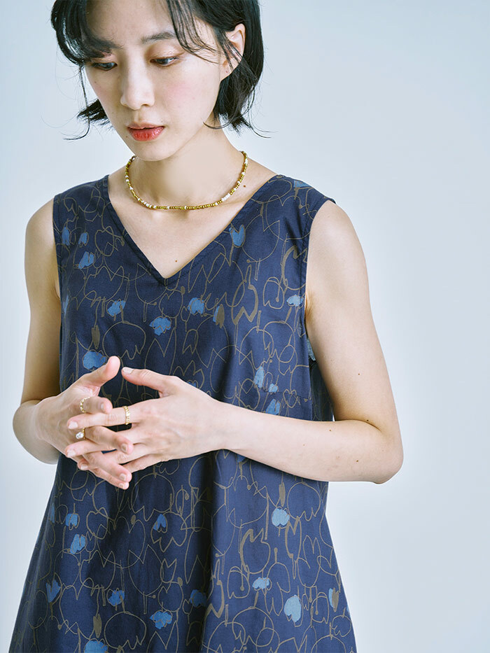 安神V領無袖洋裝-決明