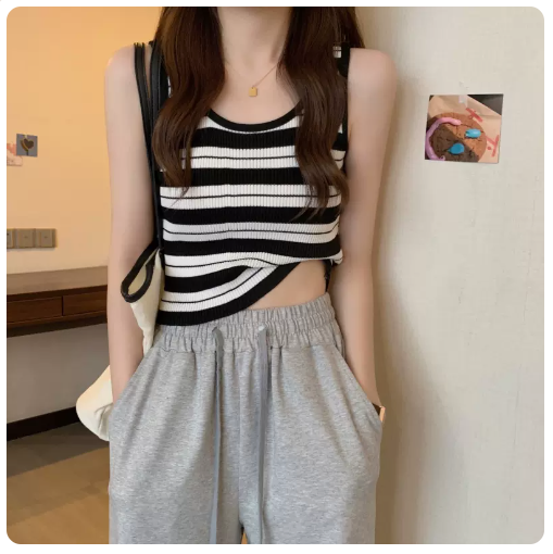 Knitted Striped Vest (Black) (One Size)