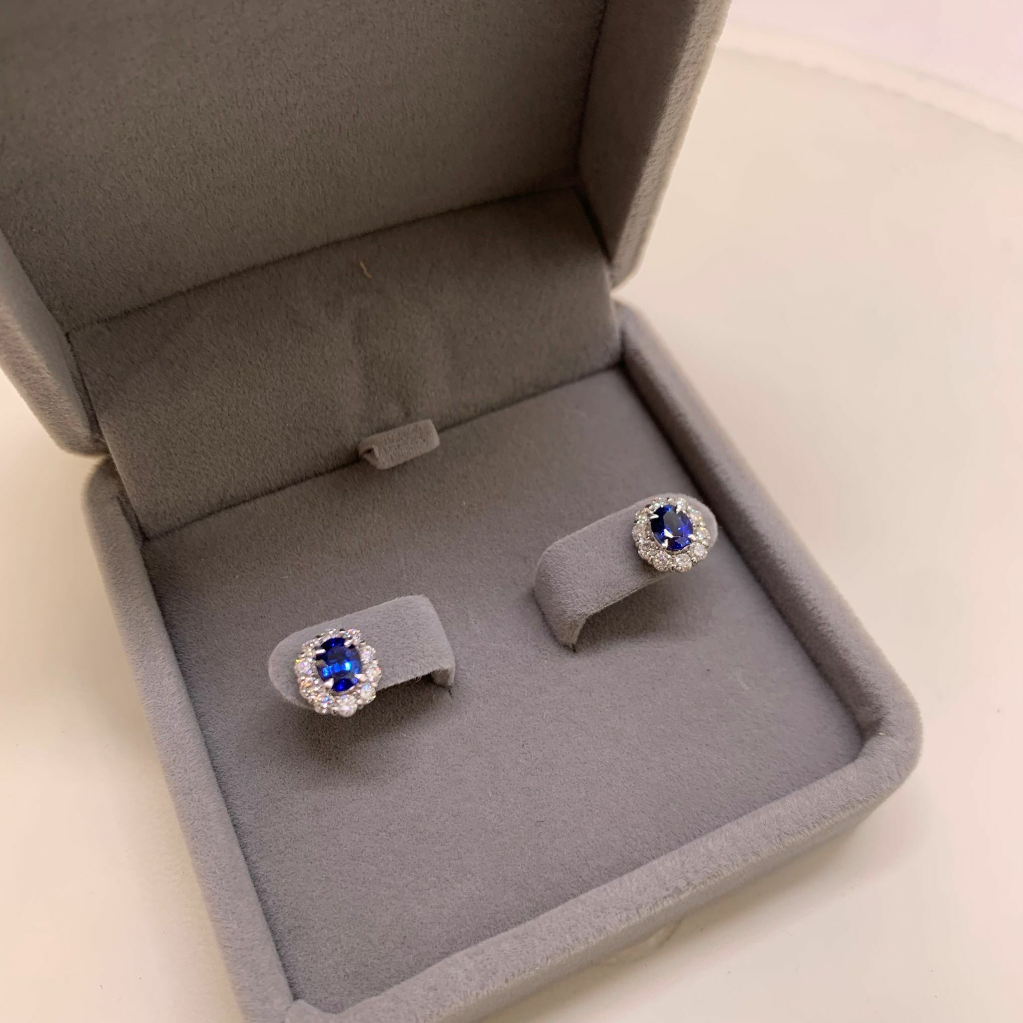 Royal Blue 藍寶石鑽石耳環0.89ct/D0.50ct (有証)