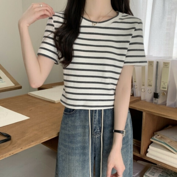 Summer slimming contrasting short-sleeved T (gray stripes) [Size: S-L] [Contact customer service to confirm the shipping size after placing an order]