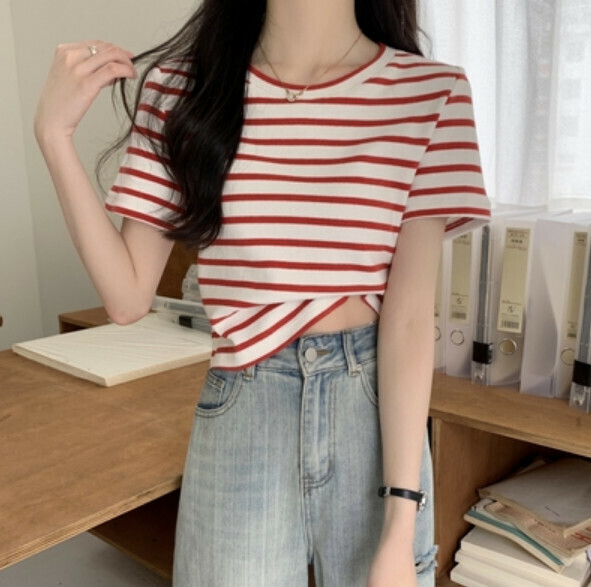 Summer slimming contrasting short-sleeved T (red stripes) [Size: S-L] [Contact customer service to confirm the shipping size after placing an order]