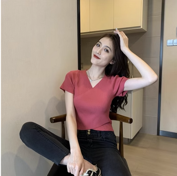 Vintage Crossover Crop Top T-Shirt (Rose Red) (Size: One Size)