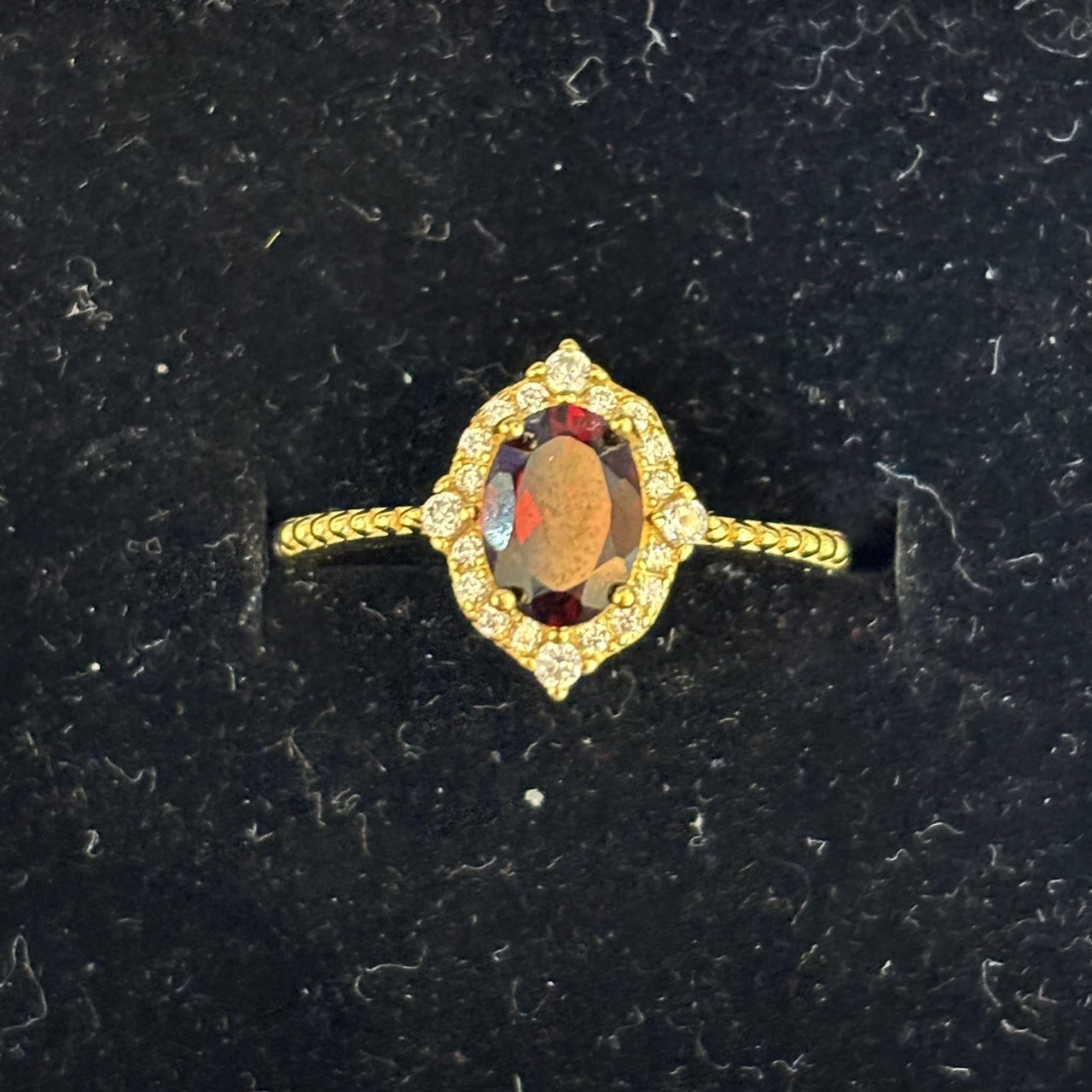 D14紅石榴戒指