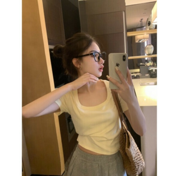 Summer square neck short sleeve t (milk apricot) [size: S-L] [Contact customer service to confirm the shipping size after placing an order]
