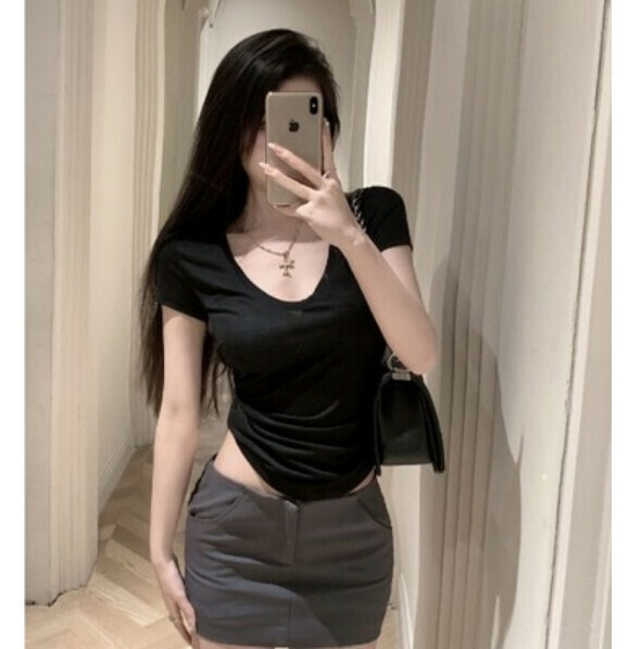 Summer V-neck short sleeve T-卹 (black) [Size: S-L] [Contact customer service to confirm the shipping size after placing an order]