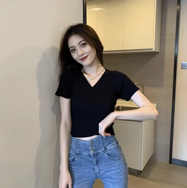 Vintage Crossover Crop Top T-Shirt (Black) (Size: One-size-fits-all)