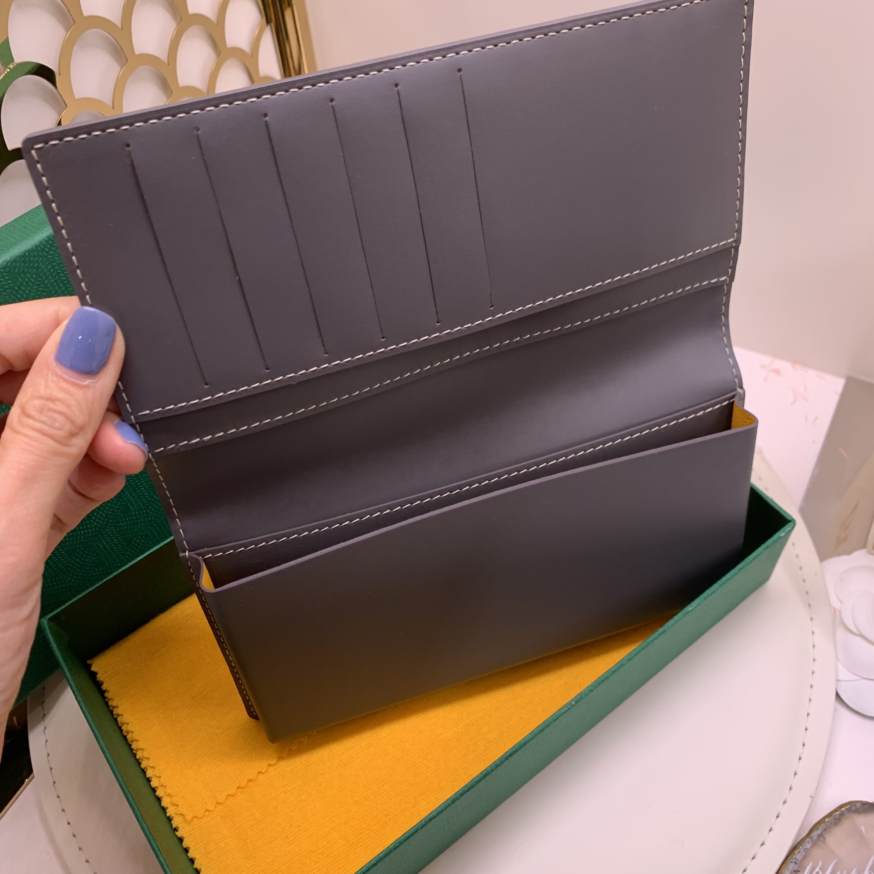 Goyard 灰色長銀包可放電話