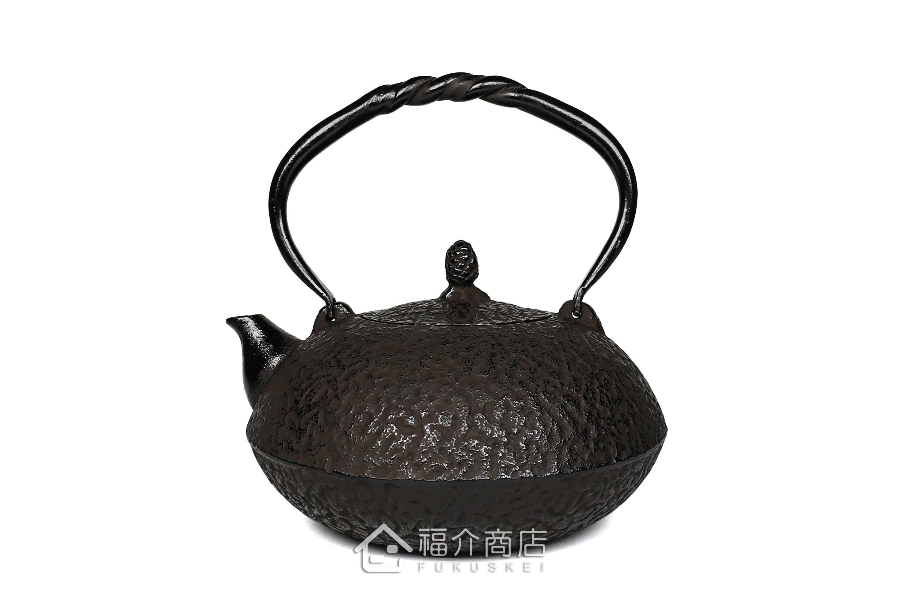 金秀堂所製作煮水泡茶用的日本鐵壺,壺身設計松紋