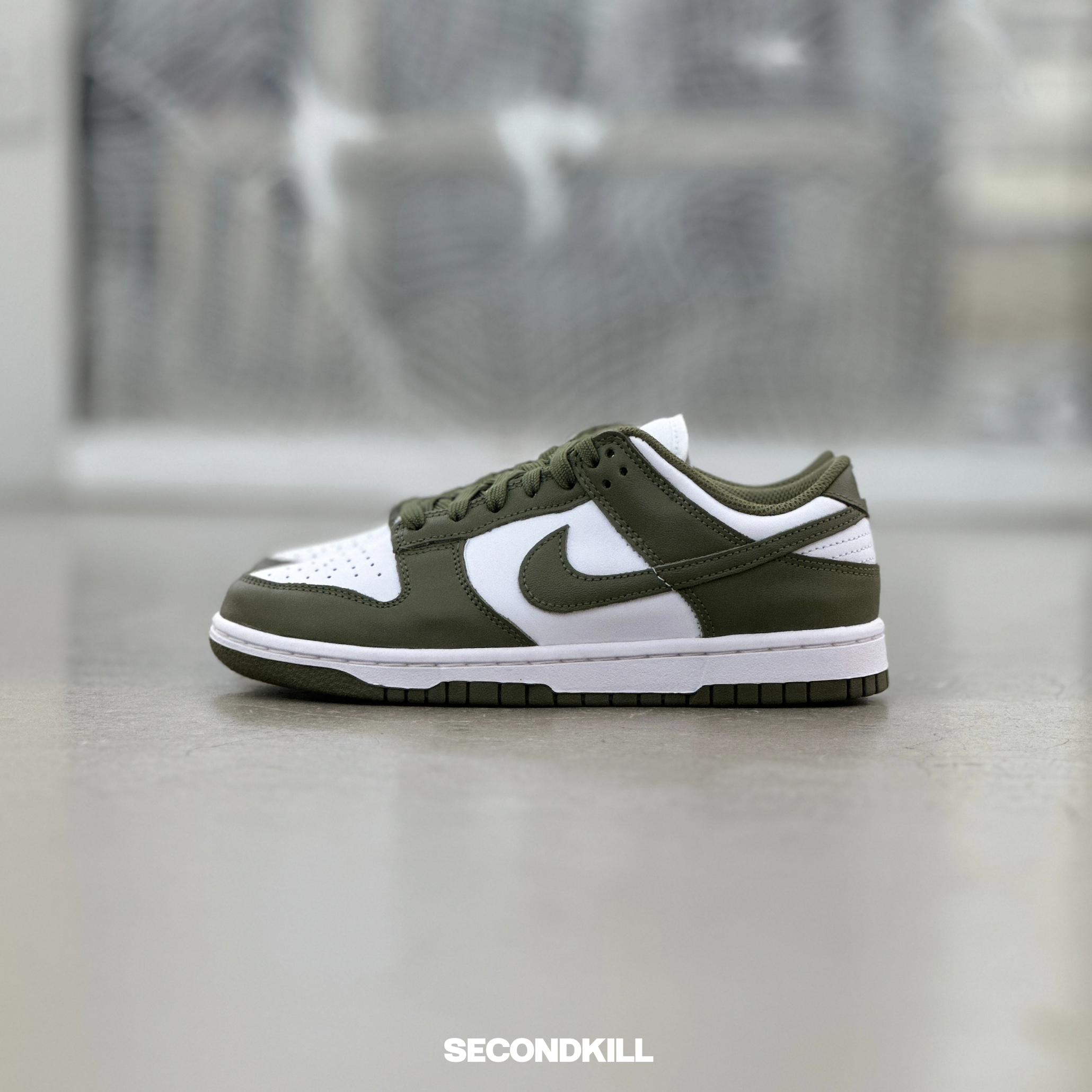 Nike Dunk Low W Medium Olive l DD1503-120