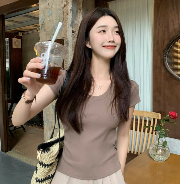 Summer U-neck shoulder short sleeve T (khaki) [Size: S-L] [Contact customer service to confirm the shipping size after placing an order]