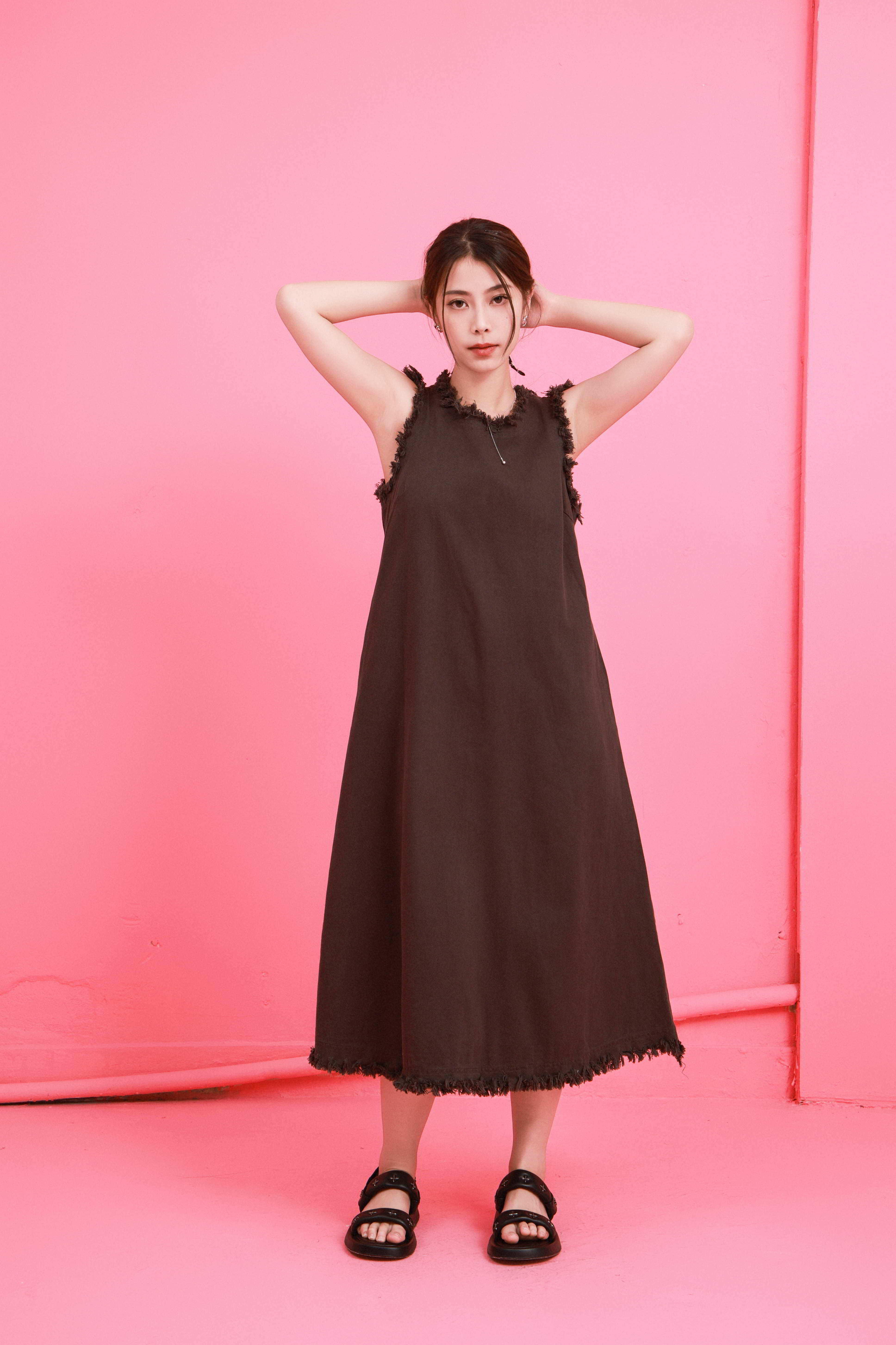 造型 882（連身裙＋涼鞋）