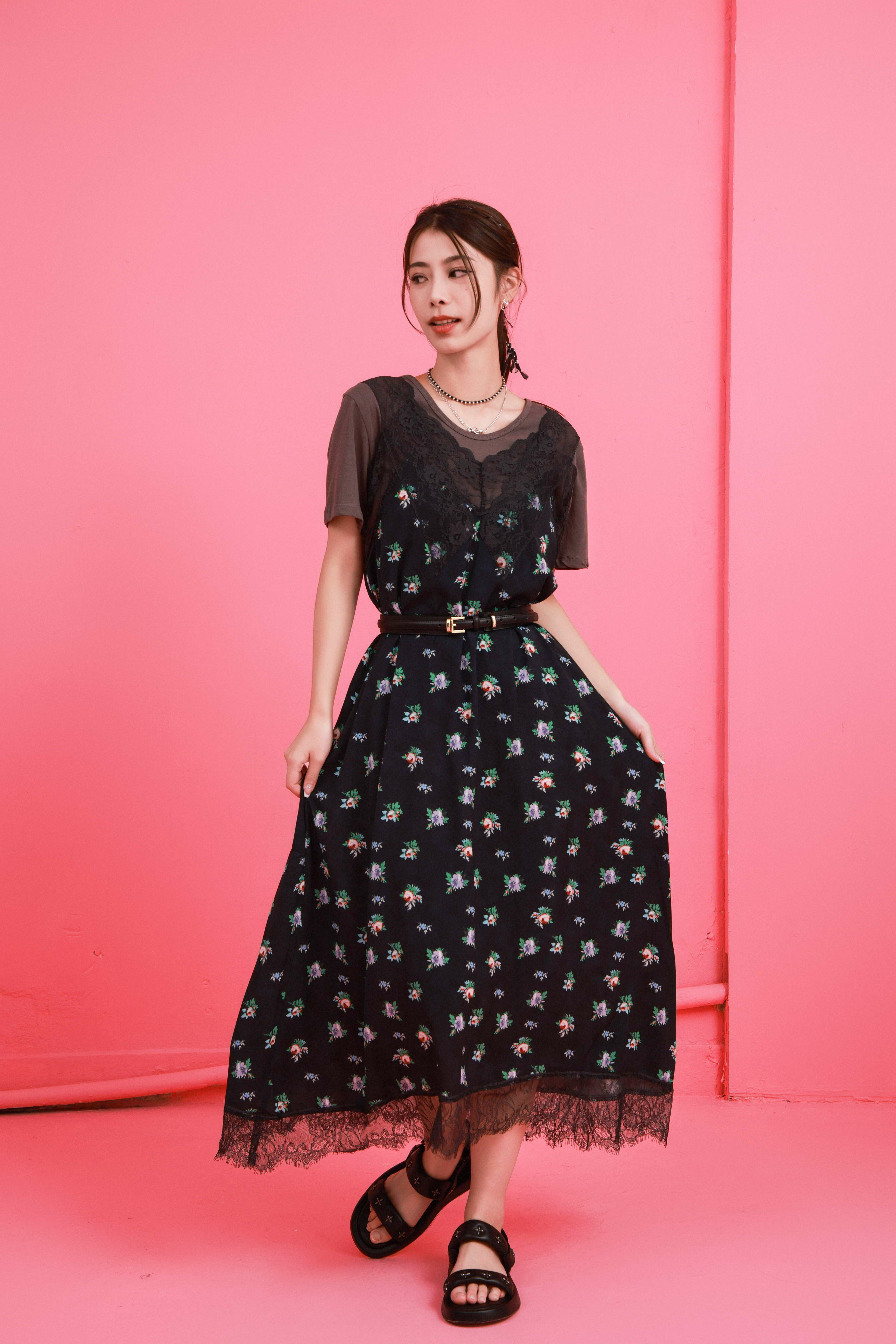 造型 894（Tee＋連身裙）