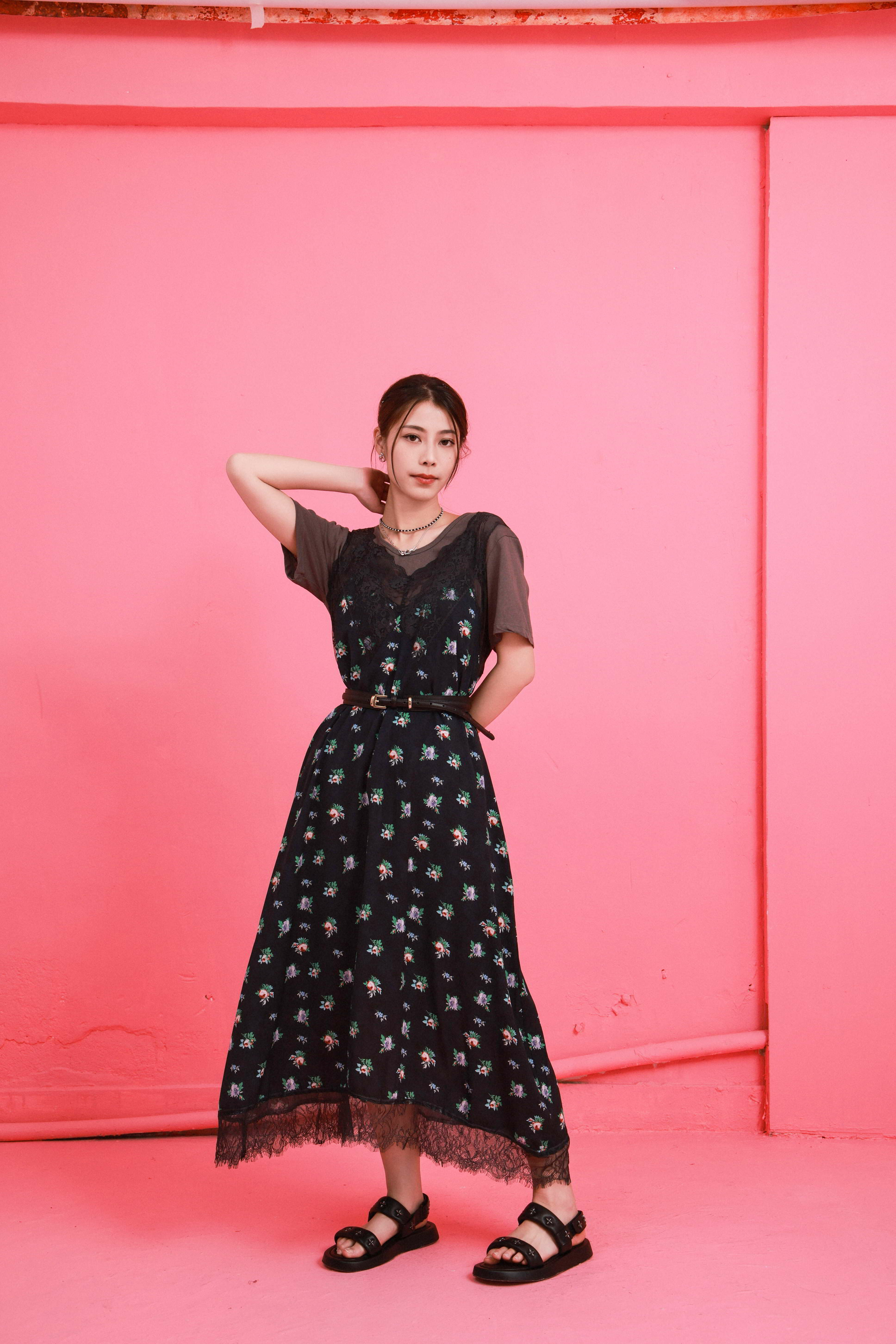 造型 894（Tee＋連身裙）