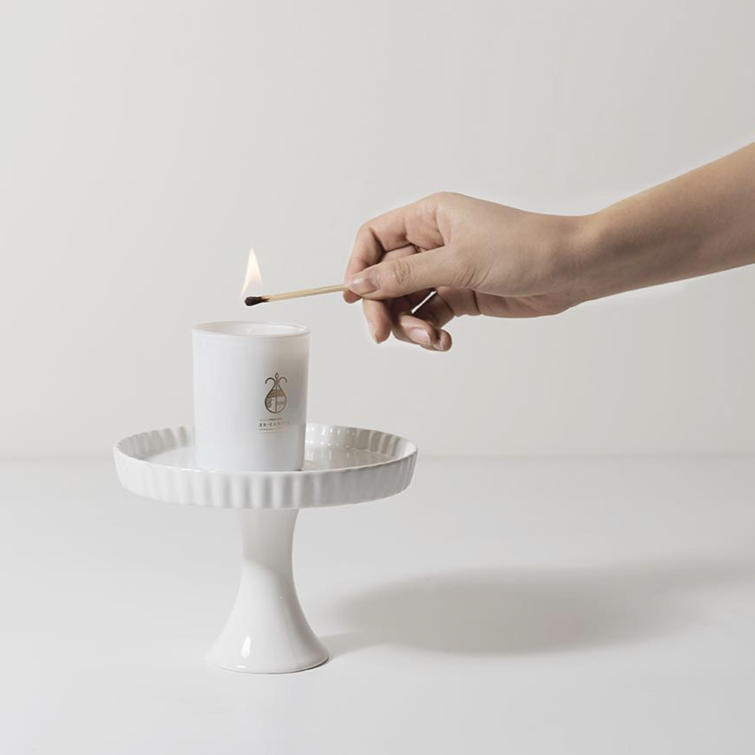 2S.Candle 香薰蠟燭白色官方示意照