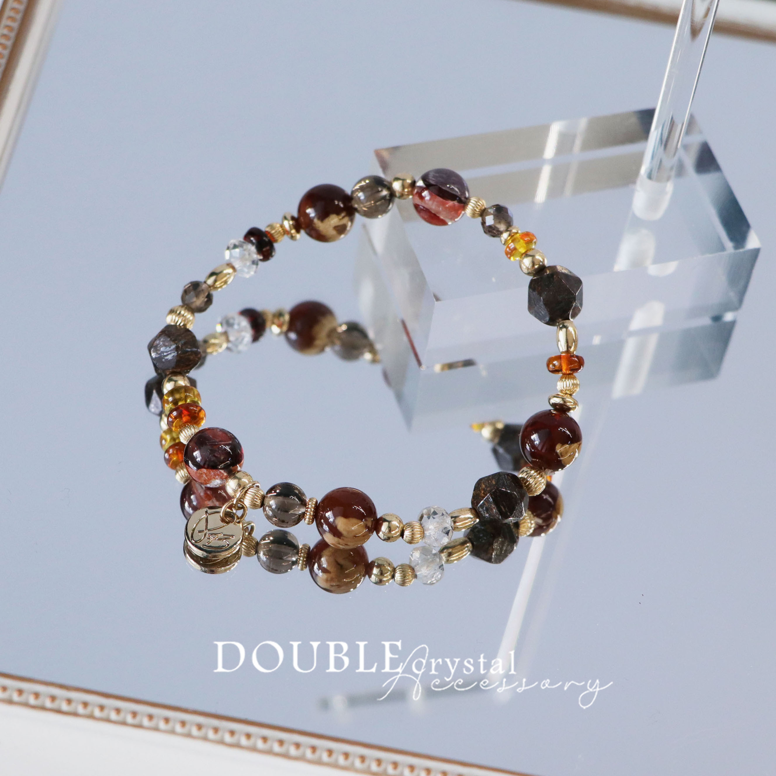 薩德拉酒莊：溶洞珀．古銅輝石．牛血紅膠花．琥珀．茶晶