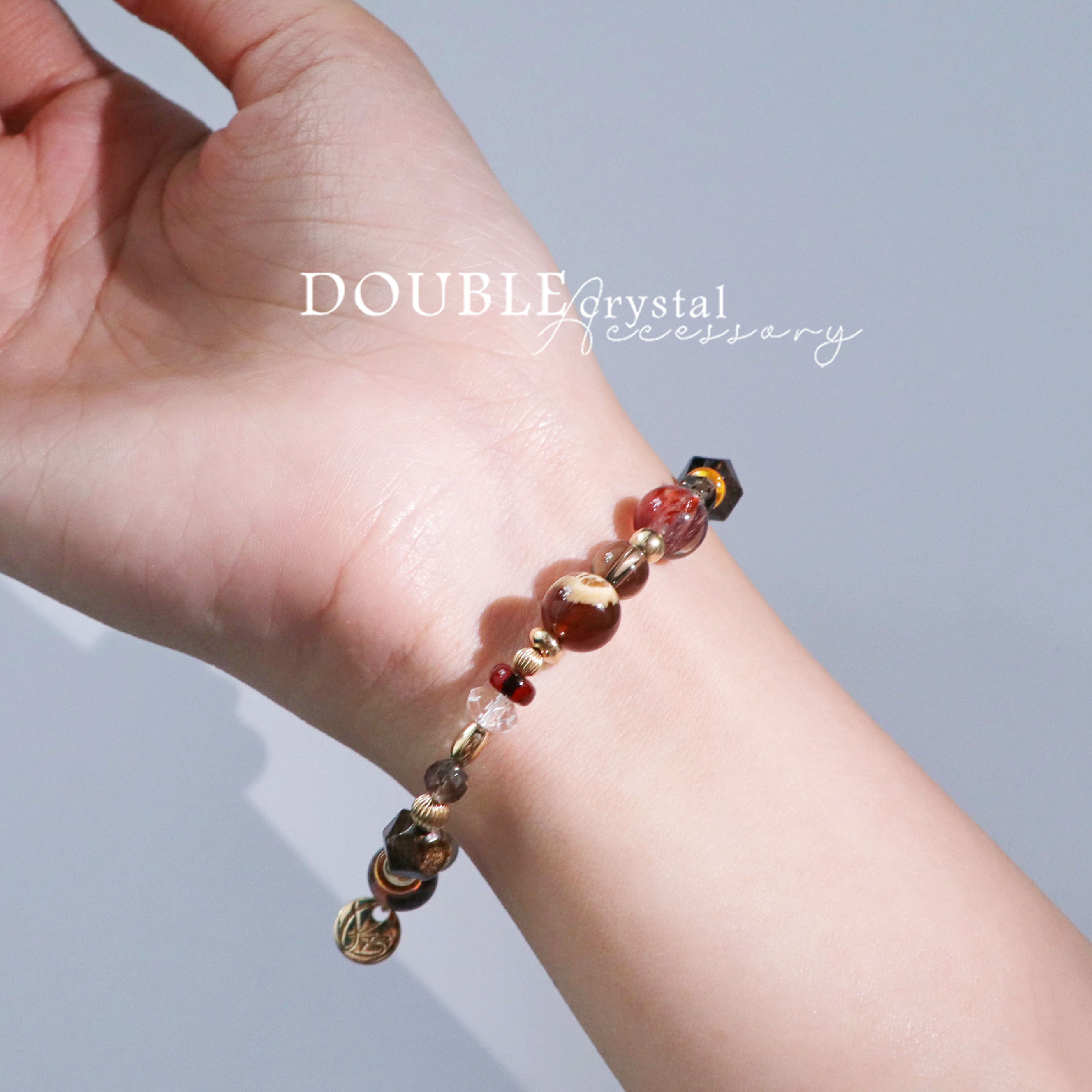 薩德拉酒莊：溶洞珀．古銅輝石．牛血紅膠花．琥珀．茶晶