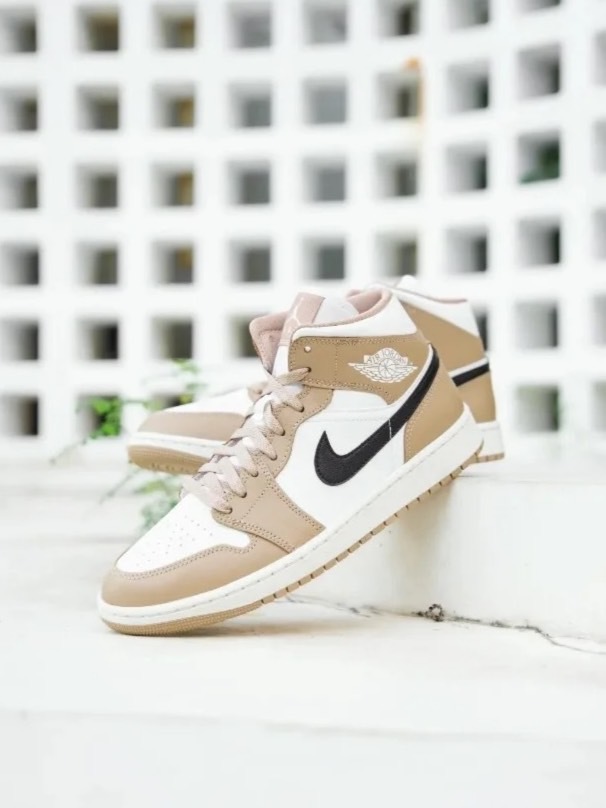 KTQ STORE ‧Air Jordan 1 Mid "Desert" 黑勾 珍珠奶茶 女鞋 BQ6472-103