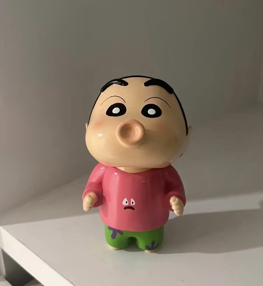 #預購 BJY STORE 嘟嘟嘴小新桌面擺飾 公仔
