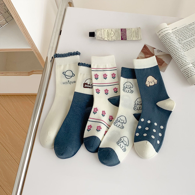 《43014》藍色系狗狗與小花中筒襪