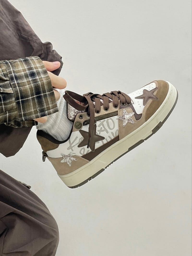 KAALIXTO UNCHAINED RIDERZ 王鶴棣同款 棕色 星星鞋